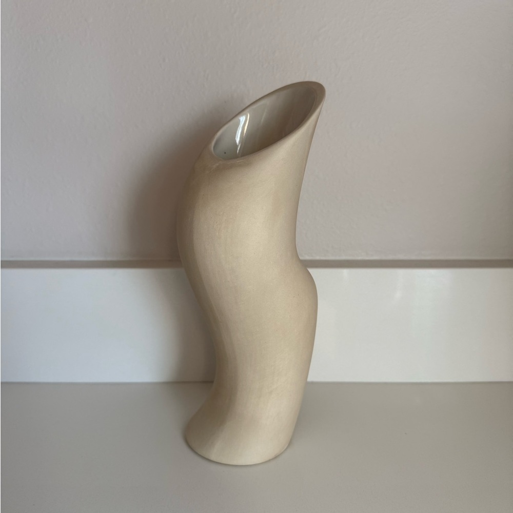 MOMA Juno Vase